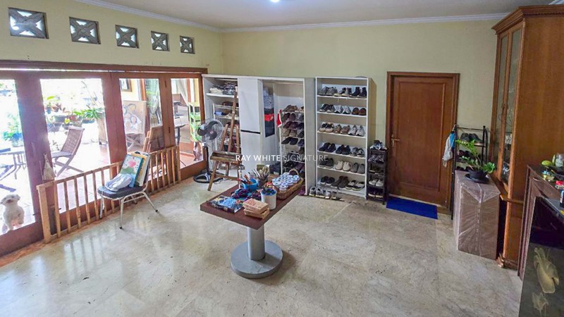 Dijual Rumah 2 Lantai Dekat Fatmawati