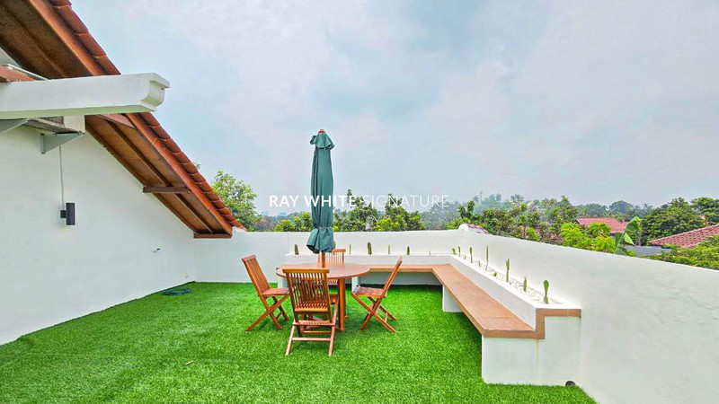 Dijual Rumah Mewah Lokasi Tenang 