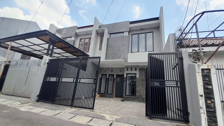 Rumah Strategis di Tebet Dalam: 5KT, Carport 2 Mobil, Bebas Banjir & Selangkah ke Seluruh Kawasan Terbaik Jakarta!