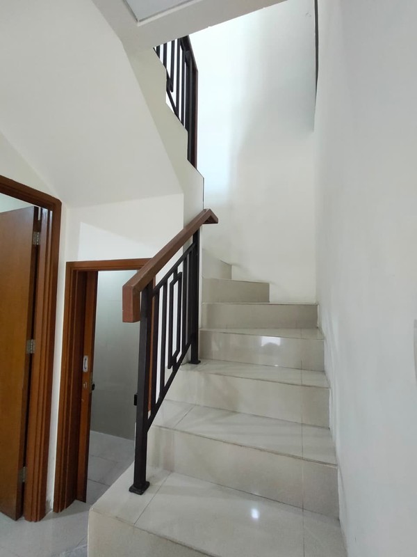 Rumah Greenwich Luxmore BSD baru renovasi siap huni