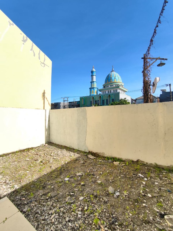 Rumah 2 Lantai Siap Huni dekat Jl. Kedung Cowek Surabaya Utara 