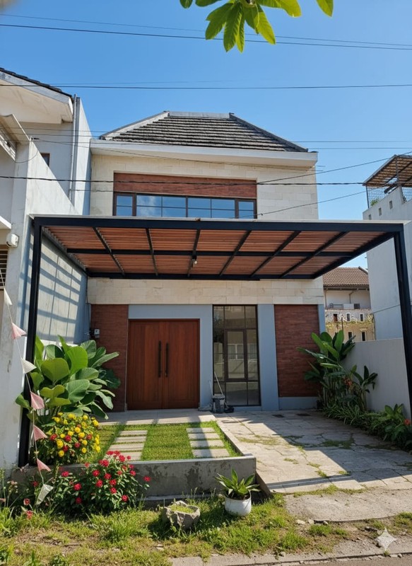 Rumah 2 Lantai Siap Huni Dekat Taman Suroboyo, Surabaya Utara 