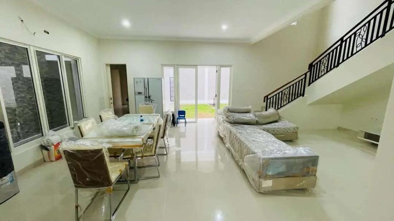 For Rent. Rumah Cantik The Spring Gold Utara, Gading Serpong