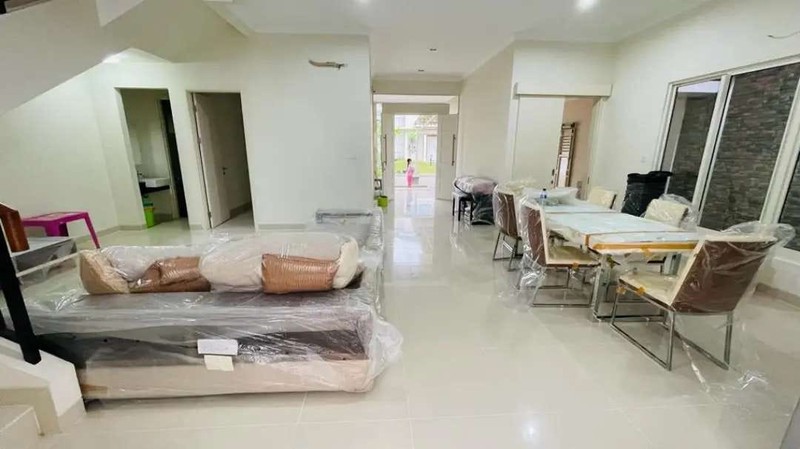For Rent. Rumah Cantik The Spring Gold Utara, Gading Serpong