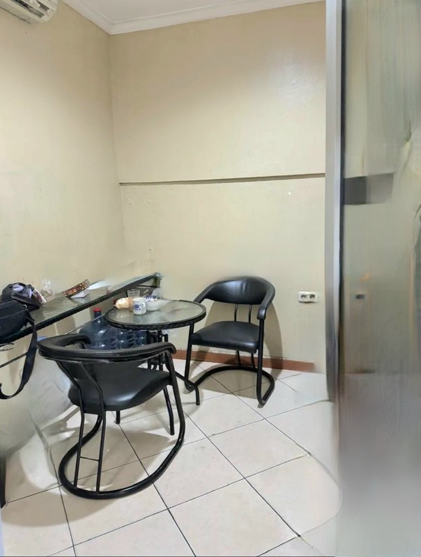 Rumah, Kos2an, dan Salon di Jl Flamboyan, Kelapa Gading