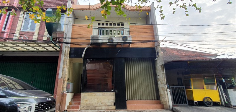Rumah, Kos2an, dan Salon di Jl Flamboyan, Kelapa Gading