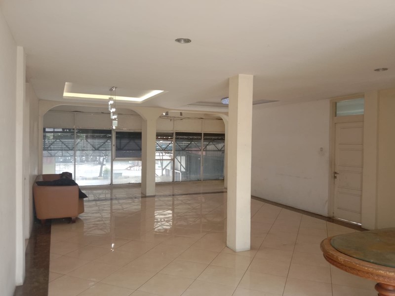 DIJUAL CEPAT - Ruko Besar  3 Lantai  Parkir Luas  Jalan Raya Juanda Ciputat  Lokasi Strategis  dekat MRT Lebak Bulus 