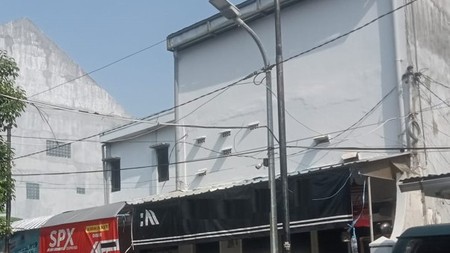 Dijual Rumah Pusat Kota di Jalan Serayu Surabaya