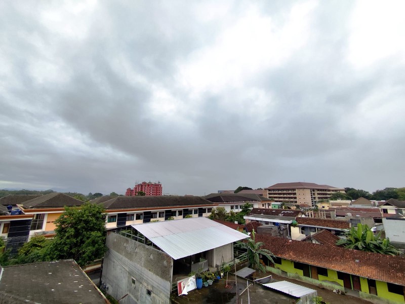 Dijual Properti Multi-Fungsi (Rumah, Kos, Gudang) Strategis Dekat Kampus Ternama di Sleman