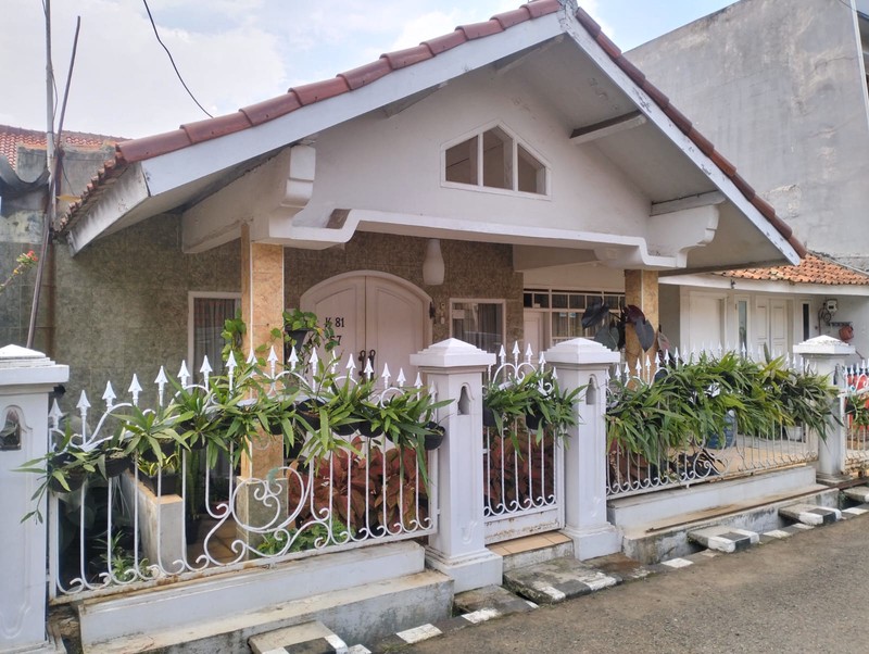 Dijual rumah lama di Margahayu Bandung
