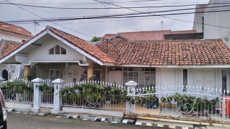 Dijual rumah lama di Margahayu Bandung