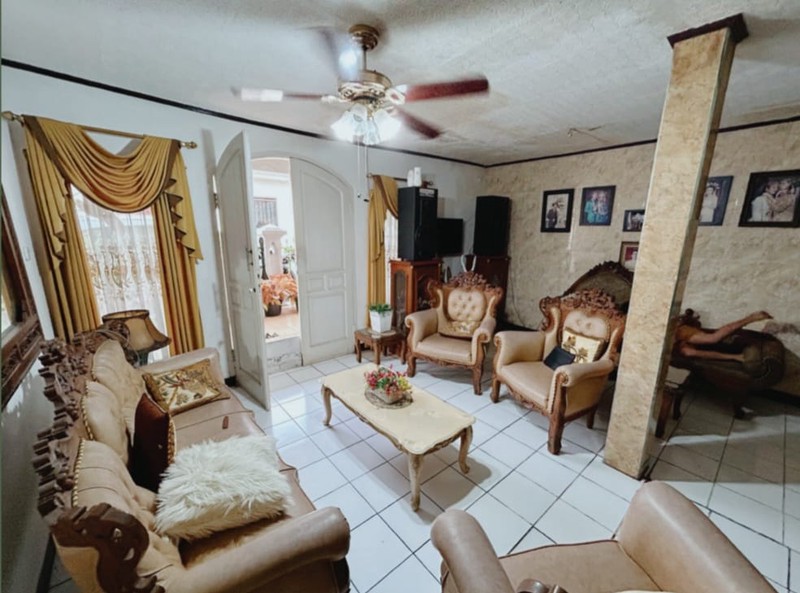 Dijual rumah lama di Margahayu Bandung