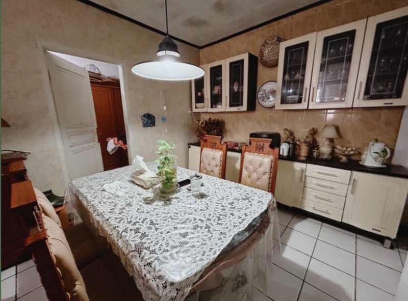 Dijual rumah lama di Margahayu Bandung