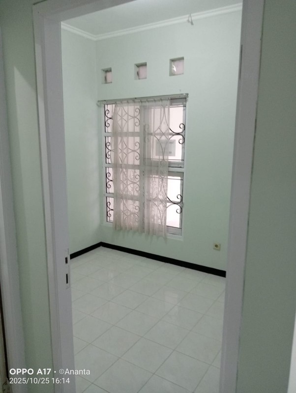 Rumah Sidoarjo Puri Surya Jaya Dikontrakan Dekat Sekolah Pembangunan Jaya