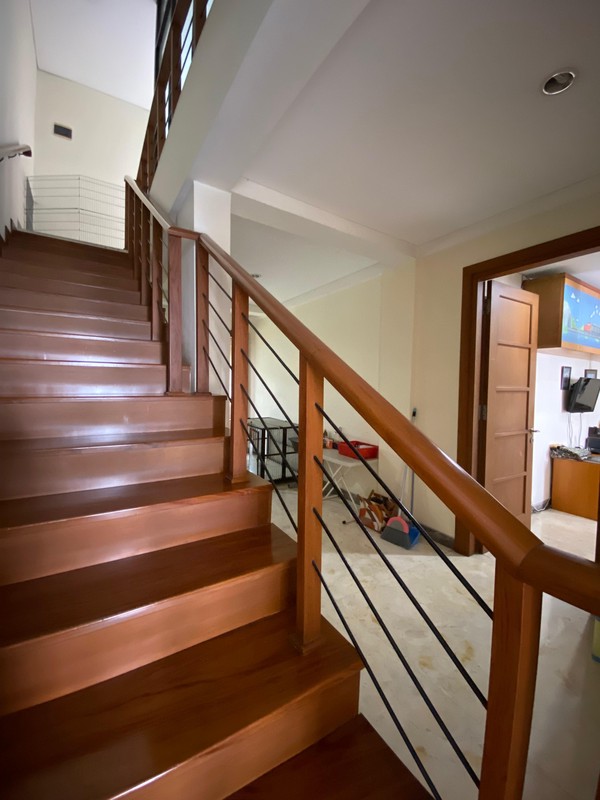 Rumah 2 Lantai Dalam Komplek Strategis dekat MRT Lebak Bulus