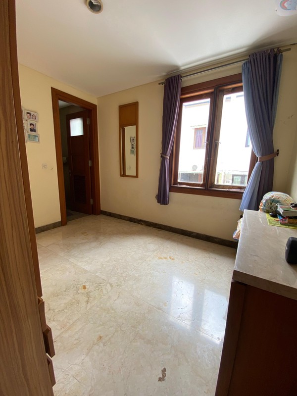 Rumah 2 Lantai Dalam Komplek Strategis dekat MRT Lebak Bulus