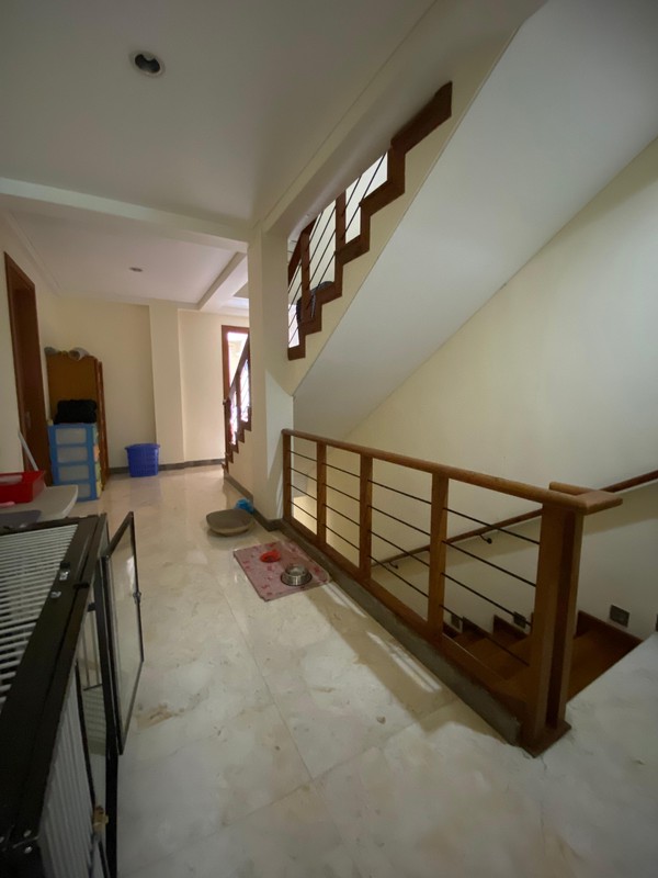 Rumah 2 Lantai Dalam Komplek Strategis dekat MRT Lebak Bulus