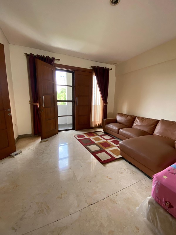 Rumah 2 Lantai Dalam Komplek Strategis dekat MRT Lebak Bulus