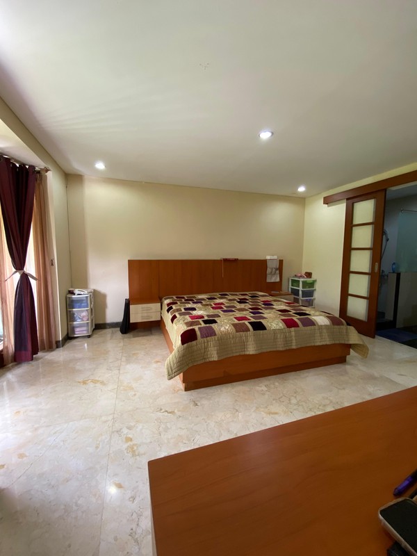 Rumah 2 Lantai Dalam Komplek Strategis dekat MRT Lebak Bulus