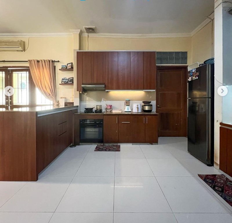 Rumah Terawat 2 Lantai di Cilandak Dekat Tol & MRT