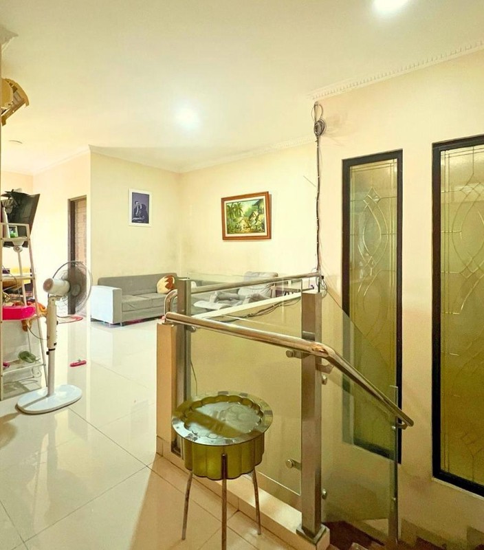 Rumah Terawat 2 Lantai di Cilandak Dekat Tol & MRT