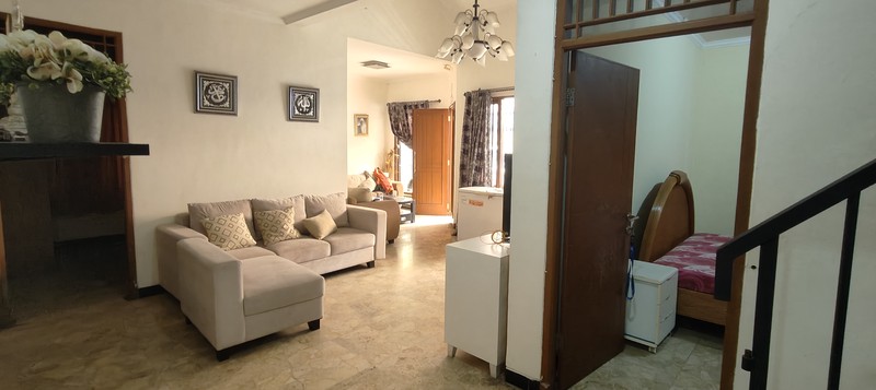 Dijual Rumah Mewah Siap Huni di Jantung Tebet Barat, Lokasi Prime, Akses Mudah & Harga Nego