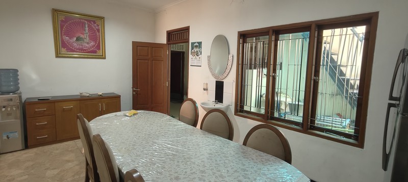 Dijual Rumah Mewah Siap Huni di Jantung Tebet Barat, Lokasi Prime, Akses Mudah & Harga Nego