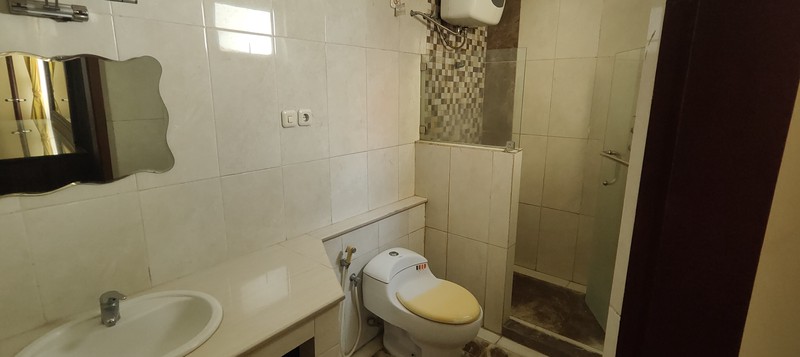 Dijual Rumah Mewah Siap Huni di Jantung Tebet Barat, Lokasi Prime, Akses Mudah & Harga Nego