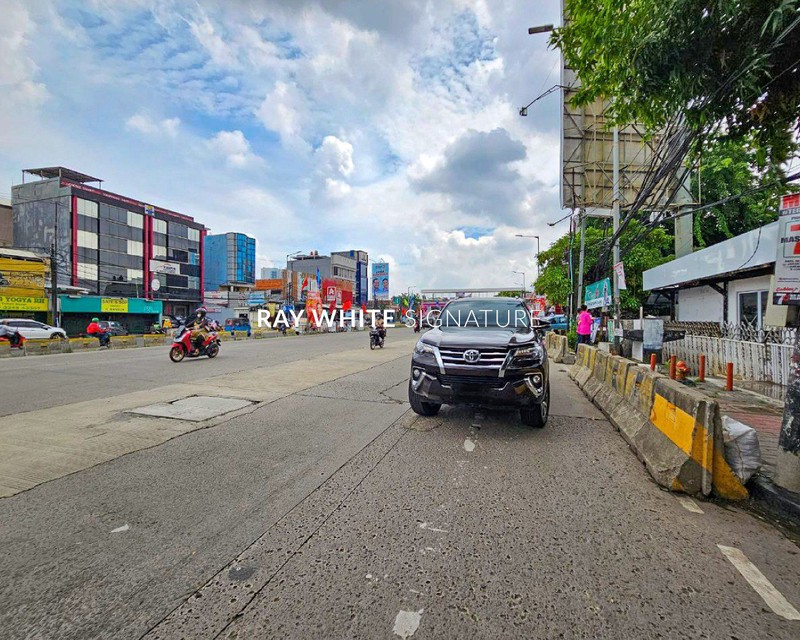 Dijual Rumah Posisi Hook di Jl KH Abdullah Syafi'i, Komplek Gudang Peluru