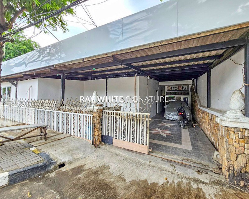 Dijual Rumah Posisi Hook di Jl KH Abdullah Syafi'i, Komplek Gudang Peluru