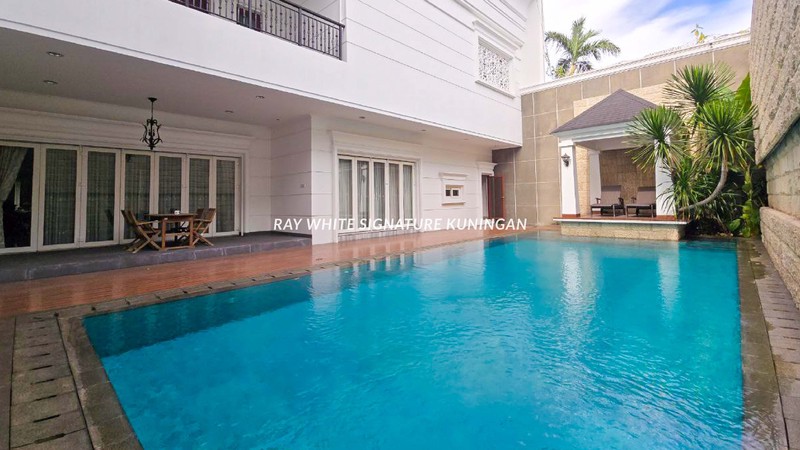 Jual Rumah Mewah di Lokasi Premium Jl. Patra Kuningan Raya, Setiabudi