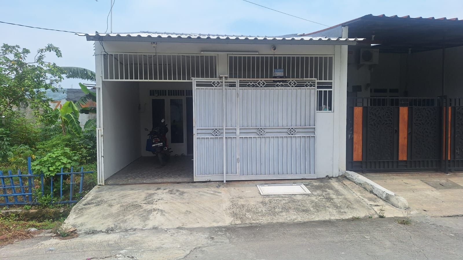 Rumah 1 lantai  minimalis dan Rapih, siap huni ,Harga Nego di Villa Gading Harapan Bekasi