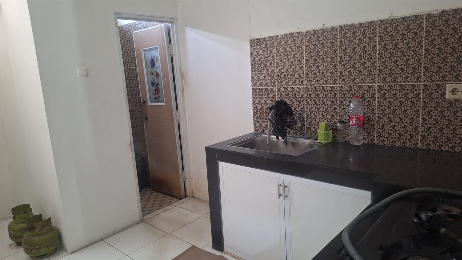 Rumah 1 lantai  minimalis dan Rapih, siap huni ,Harga Nego di Villa Gading Harapan Bekasi