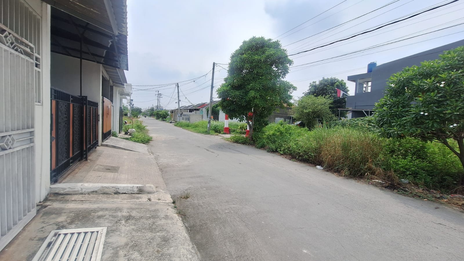 Rumah 1 lantai  minimalis dan Rapih, siap huni ,Harga Nego di Villa Gading Harapan Bekasi