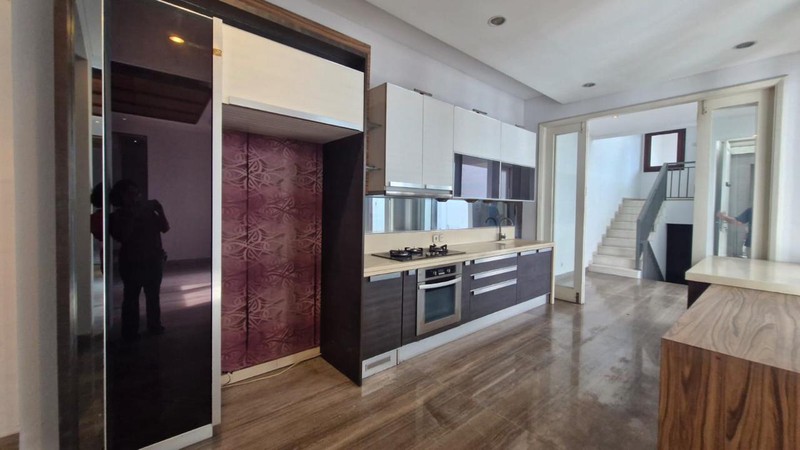 Dijual Rumah Siap Huni Lokasi Strategis Di Kebayoran Lama, Jakarta Selatan