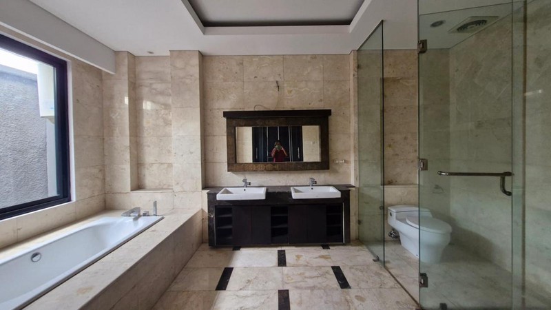 Dijual Rumah Siap Huni Lokasi Strategis Di Kebayoran Lama, Jakarta Selatan