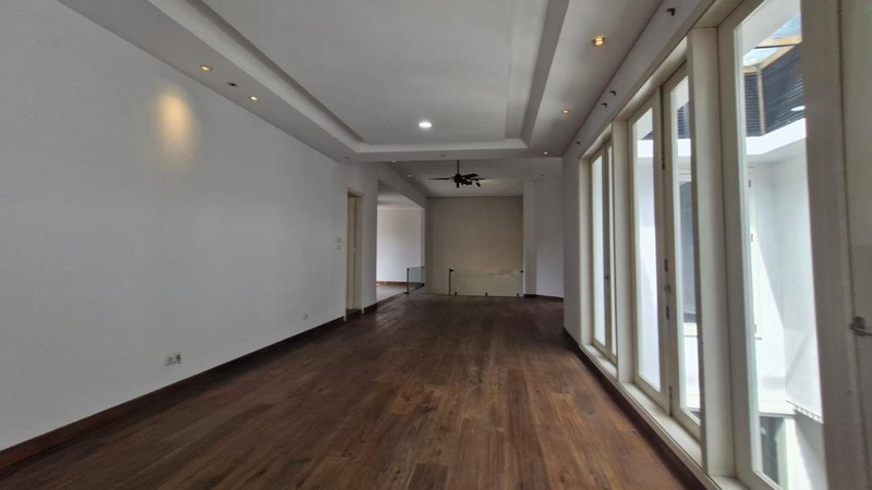 Dijual Rumah Siap Huni Lokasi Strategis Di Kebayoran Lama, Jakarta Selatan