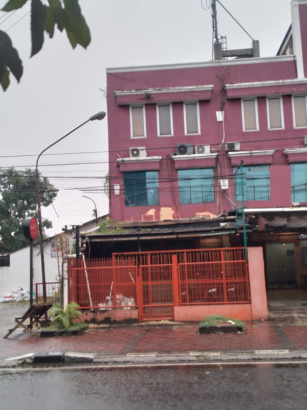 Ruko Siap Pakai 3Lantai Dilokasi Strategis di Jl Veteran Jakarta-Selatan