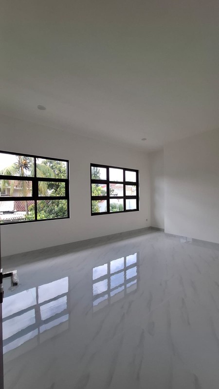 Rumah Siap Huni 2 Lantai di Puspita Loka BSD Dekat Sekolah