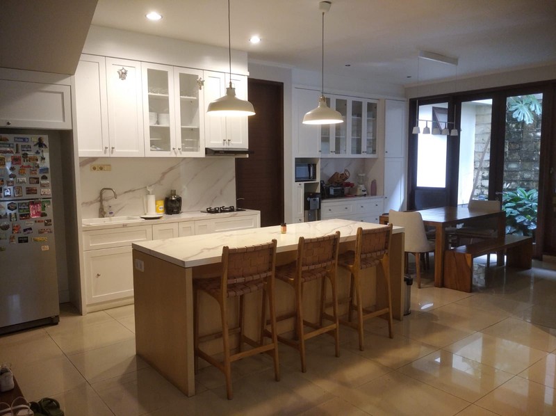 Sewa Rumah Luas Mutiara Kemang Jalan Madrasah Jakarta Selatan