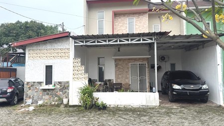 Rumah 2 Lantai, bebas banjir, Lokasi strategis di Jakarta Selatan