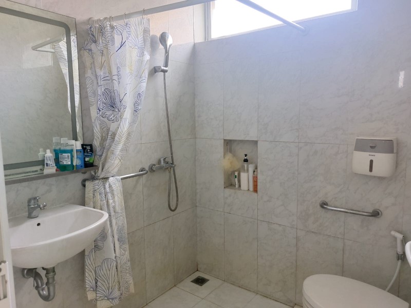 Rumah hoek 1 lantai  ada kolam renang di perumahan Legenda Wisata  Cibubur