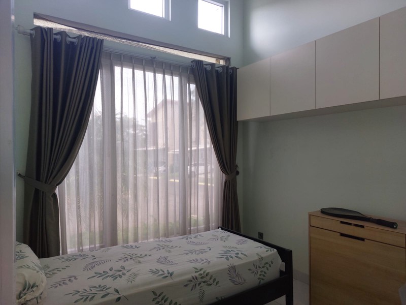 Rumah hoek 1 lantai  ada kolam renang di perumahan Legenda Wisata  Cibubur