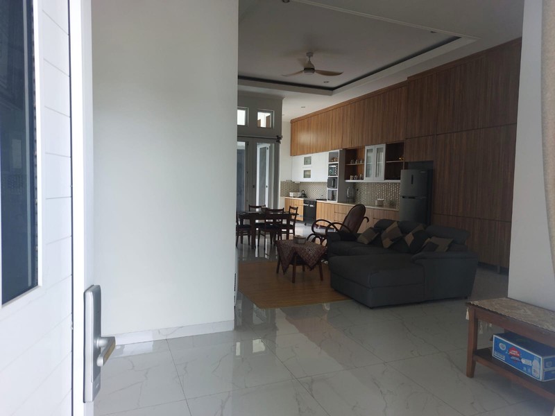 Rumah hoek 1 lantai  ada kolam renang di perumahan Legenda Wisata  Cibubur