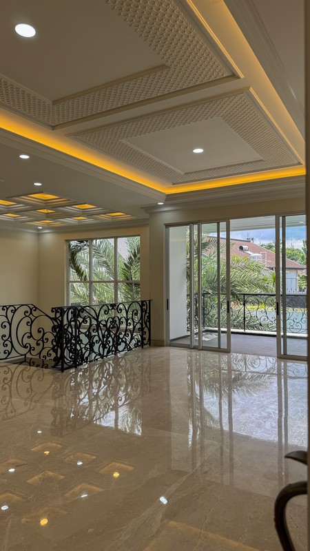 Rumah Mewah Impian Dengan Kolam Renang di Area Pondok Indah