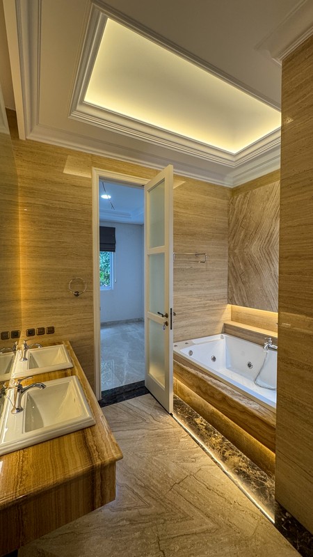 Rumah Mewah Impian Dengan Kolam Renang di Area Pondok Indah