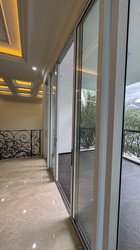 Rumah Mewah Impian Dengan Kolam Renang di Area Pondok Indah