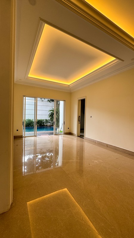 Rumah Mewah Impian Dengan Kolam Renang di Area Pondok Indah