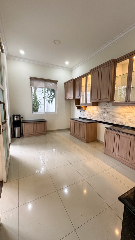 Rumah Mewah Impian Dengan Kolam Renang di Area Pondok Indah