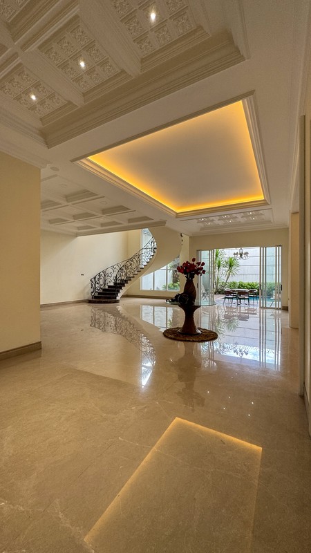 Rumah Mewah Impian Dengan Kolam Renang di Area Pondok Indah